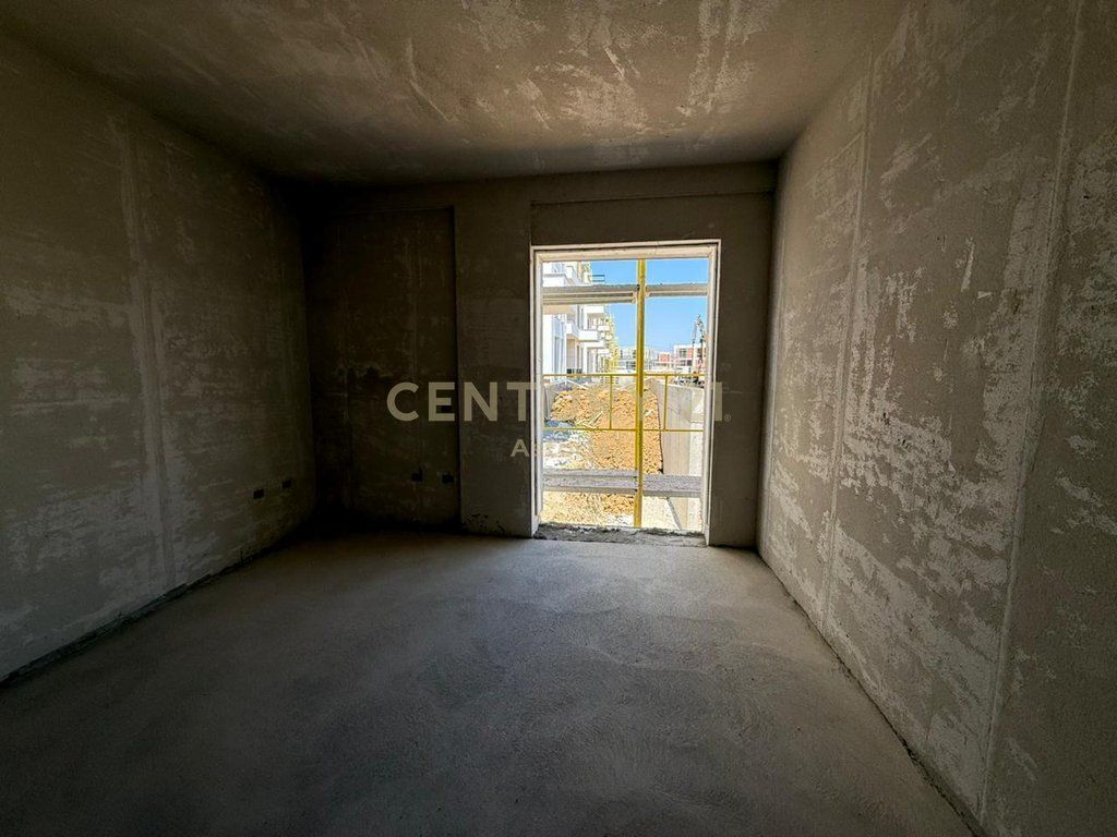 Shitet apartament luksoz 3+1+2+post parkimi ne rezidencen "MAISON DE LA TERRE" Mjull-Bathore.