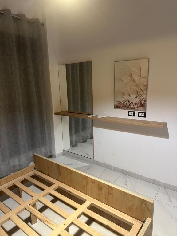 Jepet me qera 1+1 Ndregjoni Bulevardi ri mobiluar 55000 lek