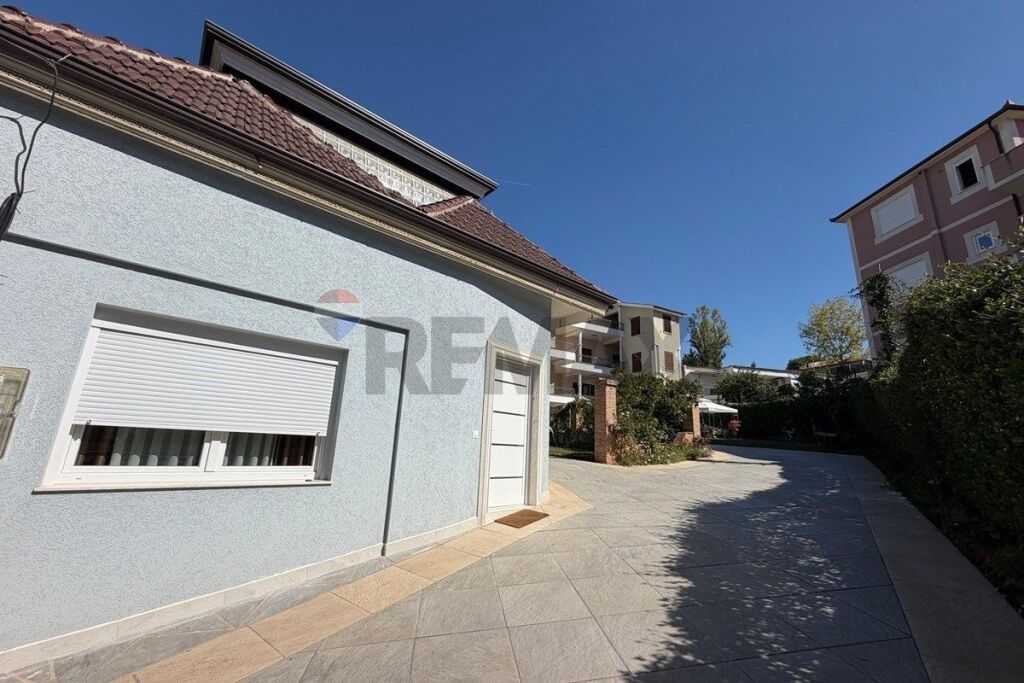 Villa for Rent on Mihal Grameno Street