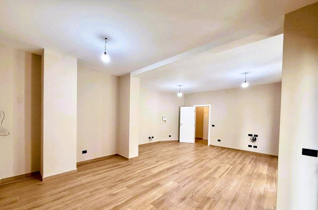 GARDA SUPER AMBIENT PER UFFICIO + GARAGE IN AFFITTO