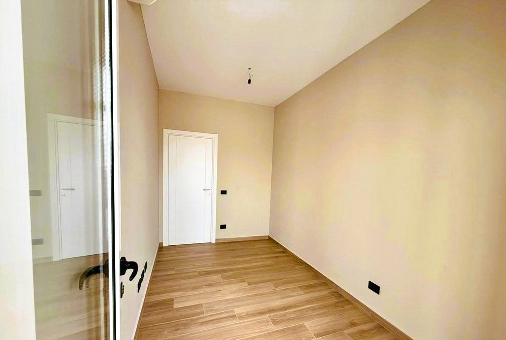 GARDA SUPER AMBIENT PER UFFICIO + GARAGE IN AFFITTO