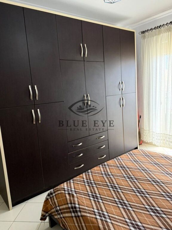 JEPET ME QIRA APARTAMENT 2+1 – PRANË KAZAZIT!