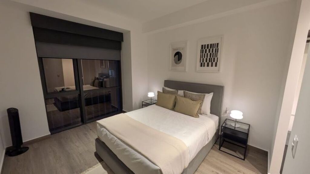 Ne Qender te Tiranes, Jepet me qera apartament modern 1+1.