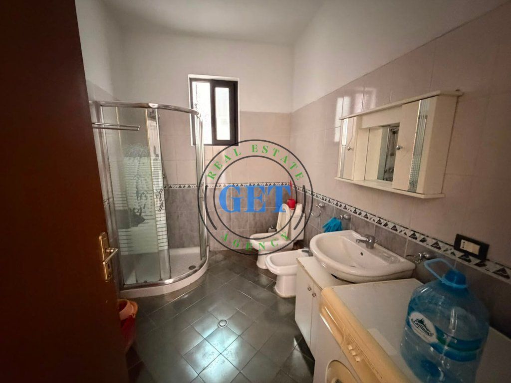 ◆ Jepet me Qira Kati i 2 i nje shtepie private, Qender, Durres