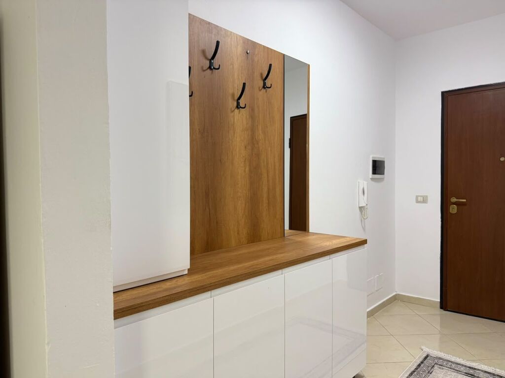 🏠 1+1 APARTMENT FOR SALE – NEWLY RENOVATED – FORMER FISH PROCESSING PLANT AREA, VLORË.