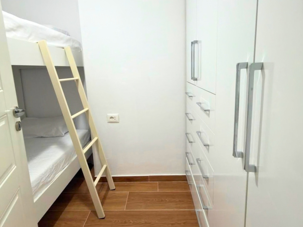 APARTAMENT 2+1 NË SHITJE – PLAZHI I VJETËR, VLORË