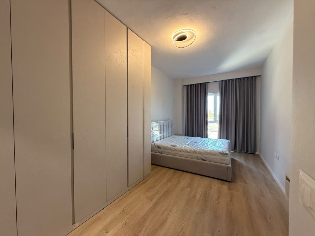 Apartament 2+1+2 te Aura ne Laprake