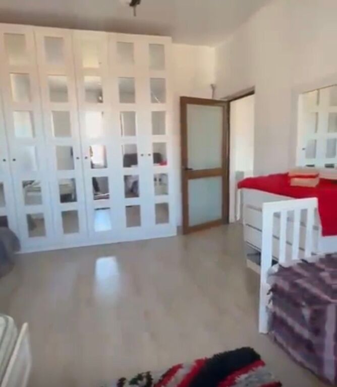Apartament 1+1 me qira tek Medreseja!