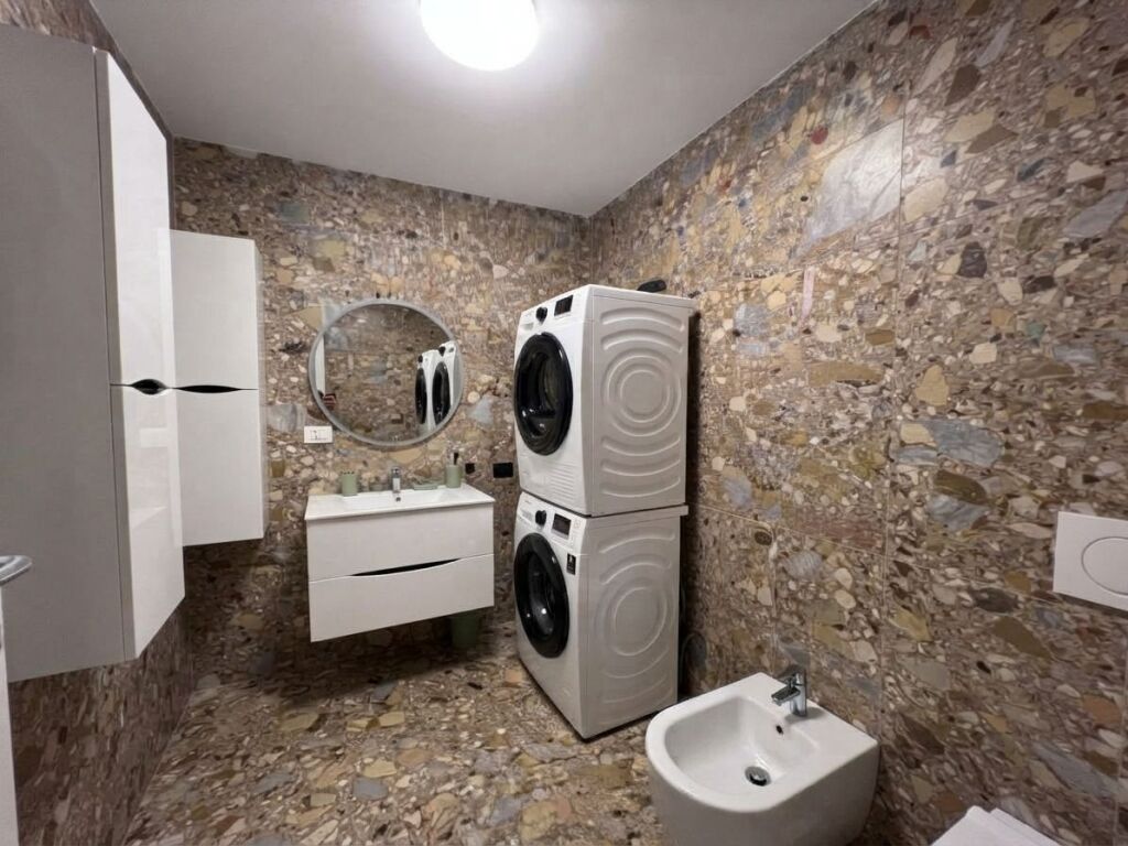 Rent, Apartment 2+1+2, near Lake View, Tirana