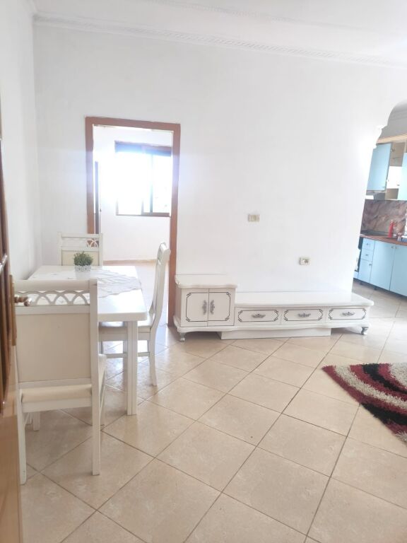 Jepet me qera apartamenti 2+1