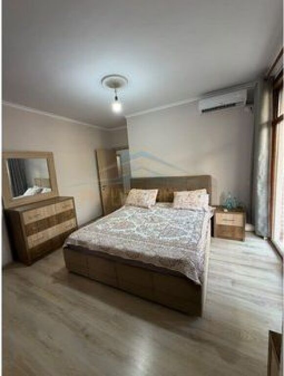 Shitet, Apartament 2+1, Fresk.
