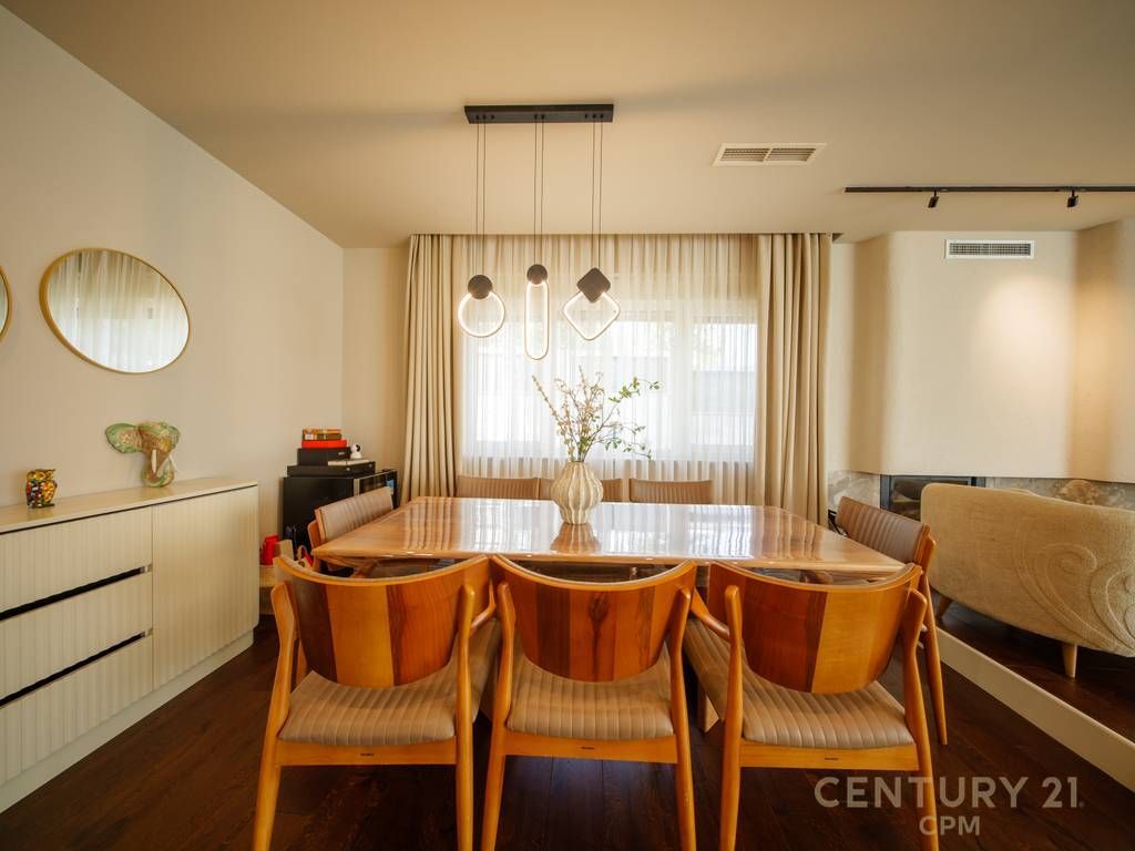 MODERN VILLA FOR SALE NEAR TEG!