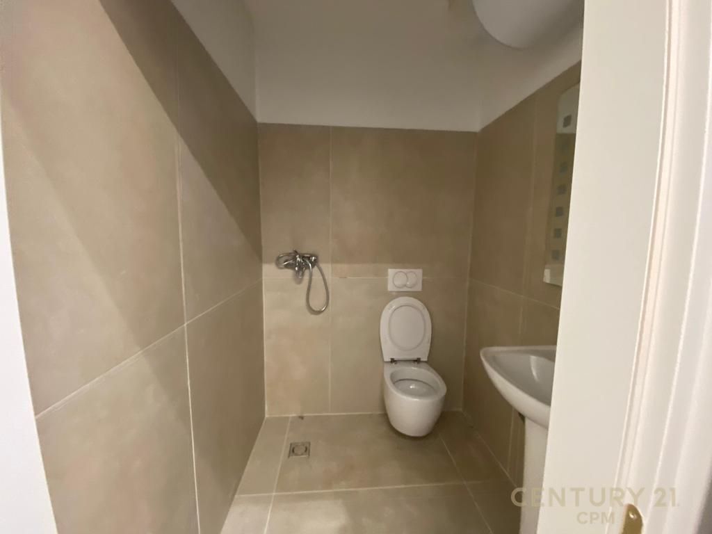 DA KIKA 2 AFFITTIAMO AMBIENTE CLINICO