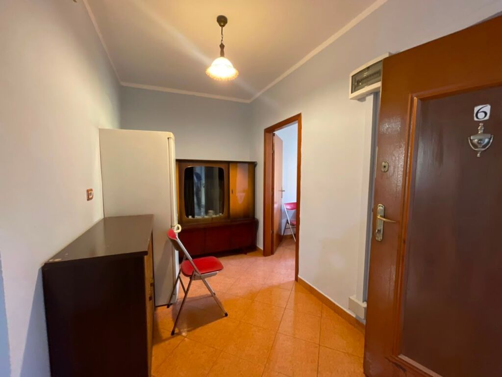 jepet apartament me qera te pallati me shigjeta