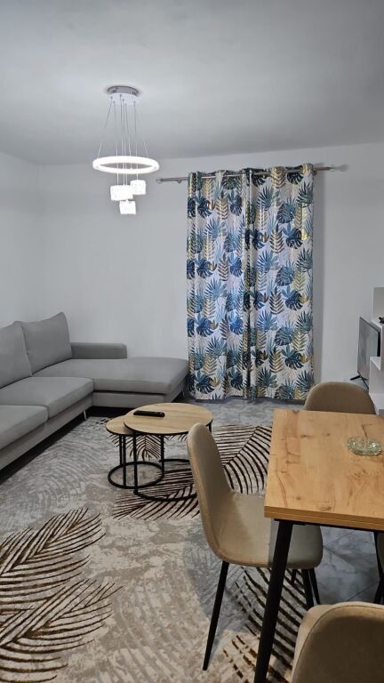 Jepet apartament me qera 1+1