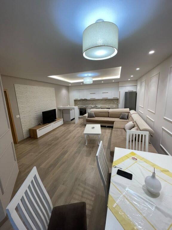 Apartament - Për Qira - Liqeni I Thatë, Tiranë