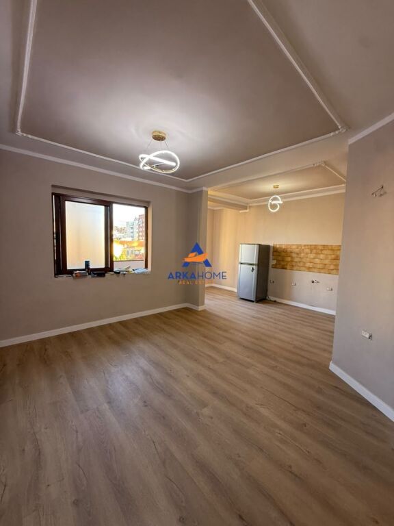 SHITET APARTAMENT 2+1+BALLKON VASIL SHANTO" 17.200.000 LEKE