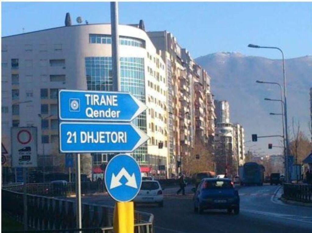🏢 SHOP FOR RENT – 21 DECEMBER 📍 21 December – Main road