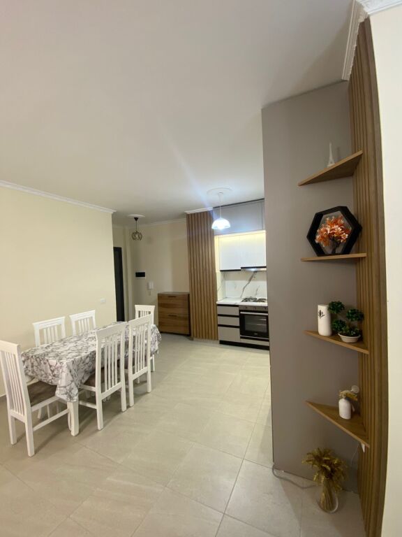 🌊 Jepet me Qera | Apartament 2+1 në Lungomare, Vlorë