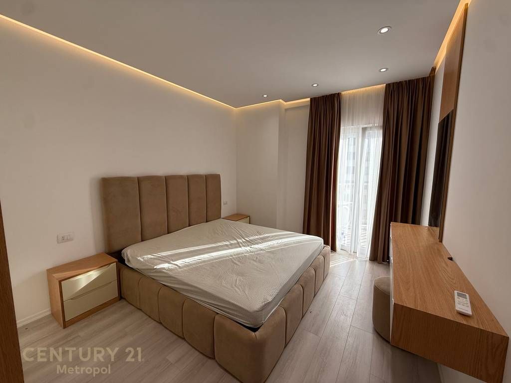 JEPET ME QIRA APARTAMENT 1+1, ZOGU I ZI!