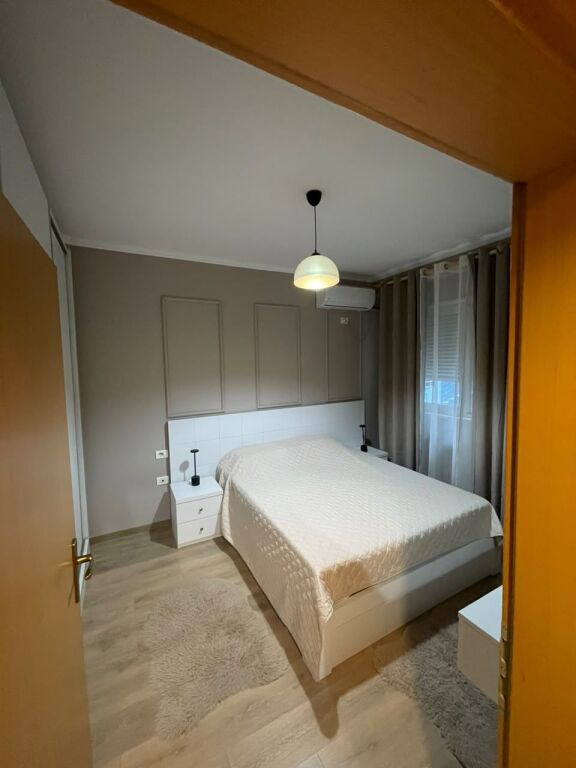 Apartament - Për Qira - Liqeni I Thatë, Tiranë