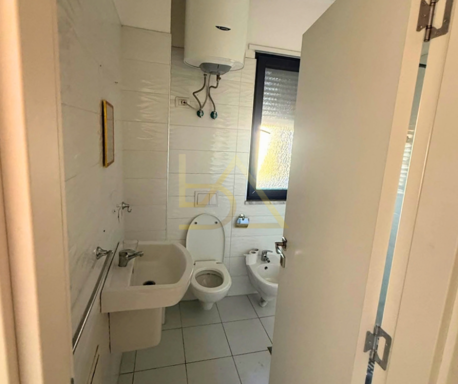 JEPET ME QIRA APARTAMENT 2+1 – RRUGA EGNATIA, TIRANË