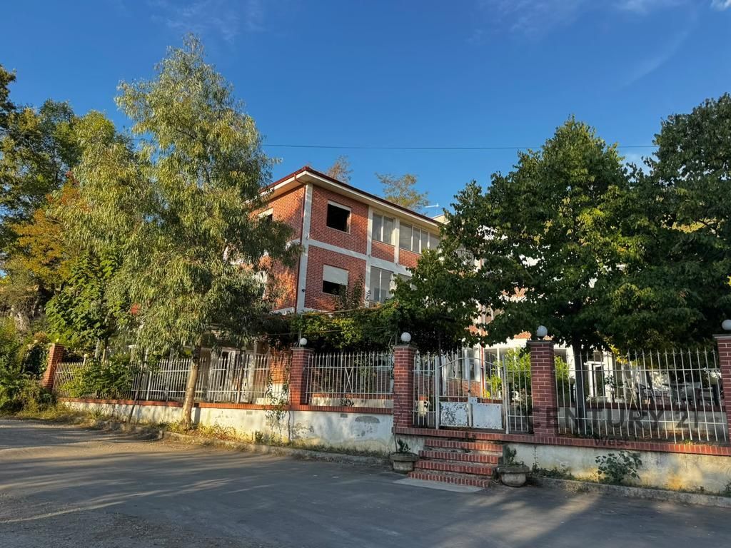 Multifunctional Building for Rent Near Linza Lake