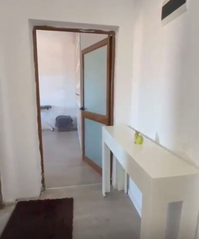Apartament 1+1 me qira tek Medreseja!