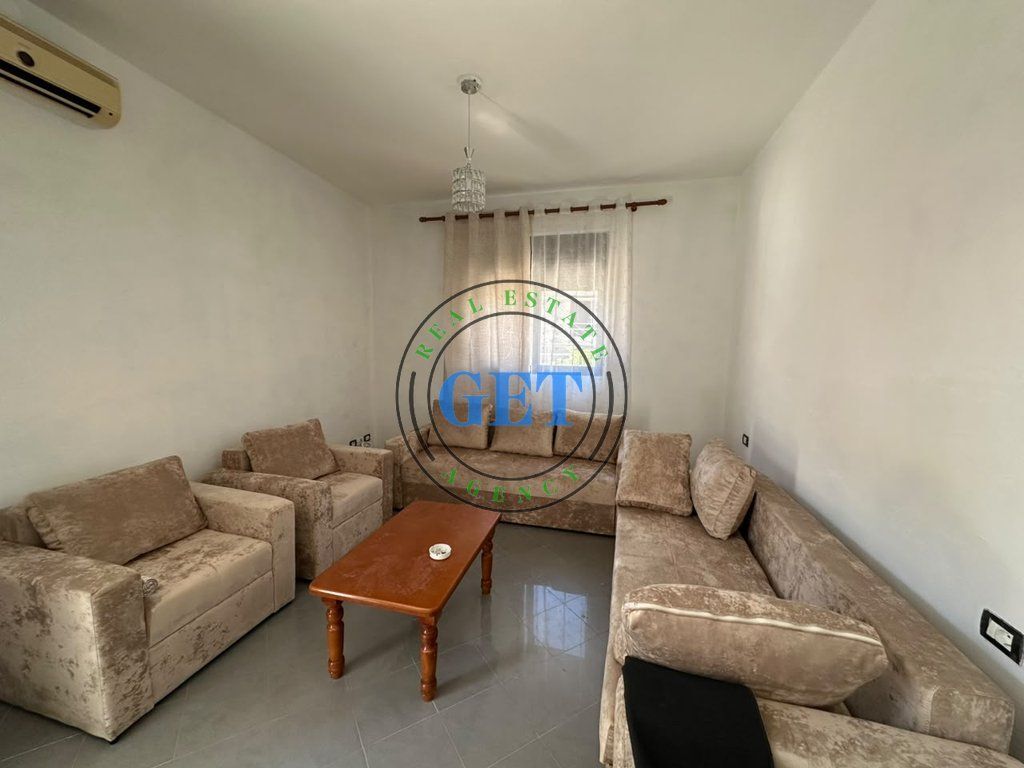 ◆ Jepet me Qira Kati i 2 i nje shtepie private, Qender, Durres