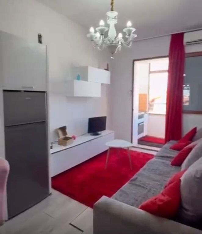 Apartament 1+1 me qira tek Medreseja!