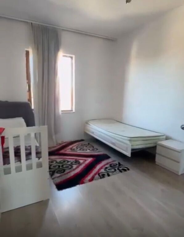 Apartament 1+1 me qira tek Medreseja!