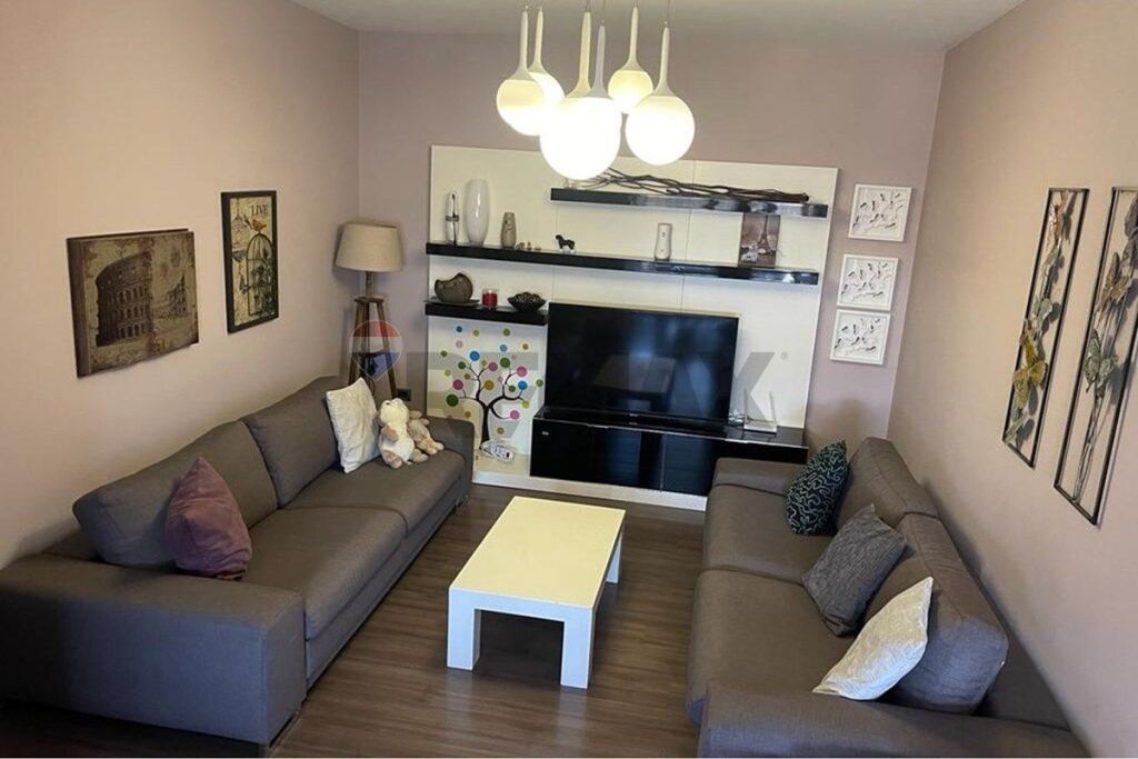 For Rent Apartment 2+1+2 Building with Arrow
