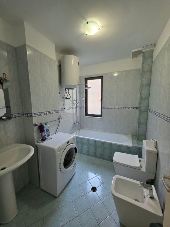 Apartament 1+1 per qira tek Stadiumi Dinamo.