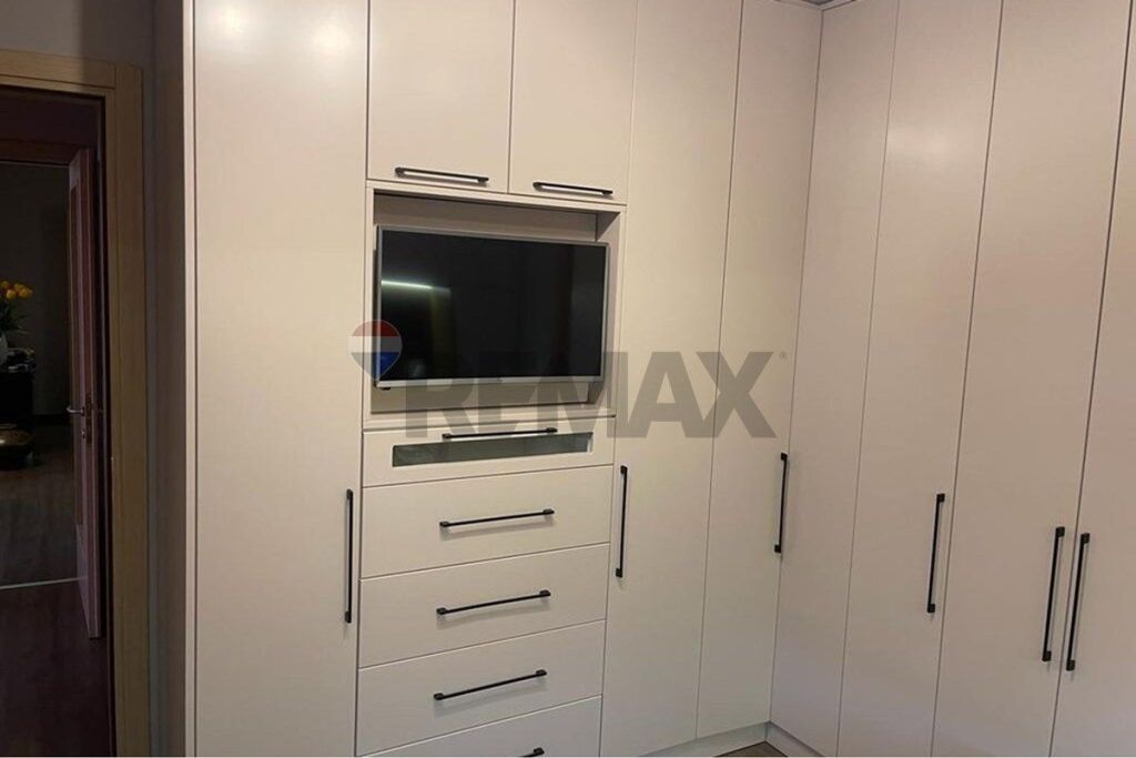 For Rent Apartment 2+1+2 Building with Arrow