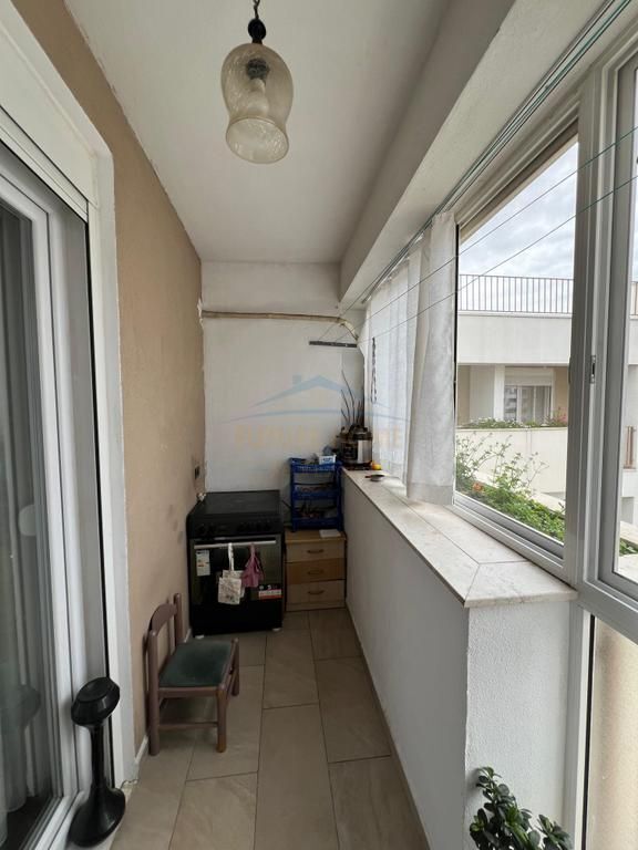 Shitet, Apartament 1+1, 5 Maji, Tirane.