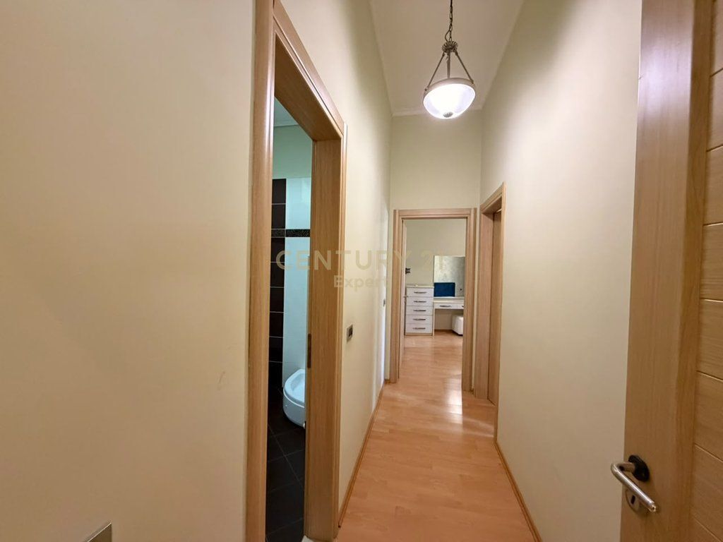 Appartamento 2+1 in affitto a Pazari i Ri 1.000 € /Mese 91.000 Lek /Mese