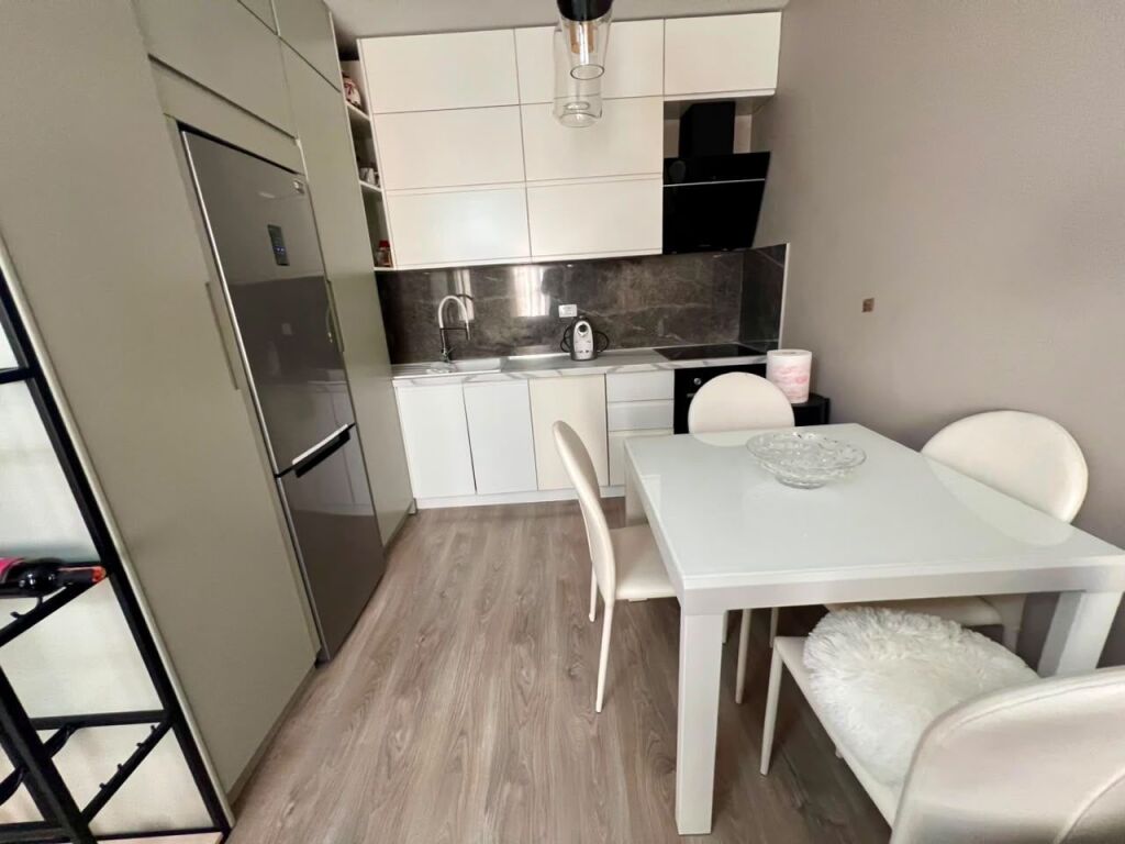 Apartament 1+1 per qera Siri Kodra !