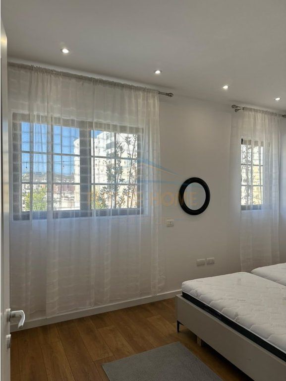 Qera, Penthouse, Durres
