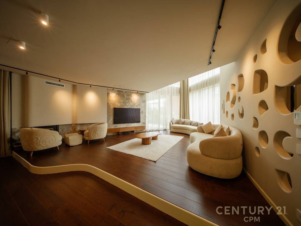 MODERN VILLA FOR SALE NEAR TEG!