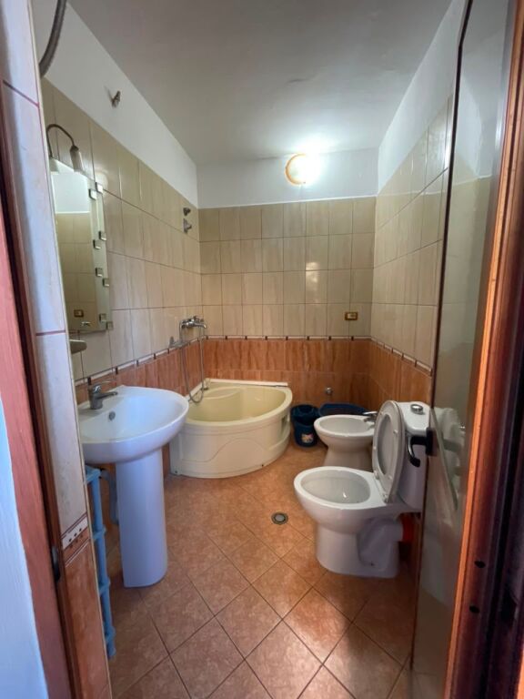 Affitto, Appartamento 1+1, Viale " Bajram Curri" , Tirana . Empire74905