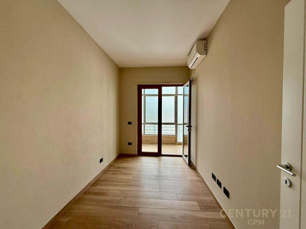 GARDA SUPER AMBIENT PER UFFICIO + GARAGE IN AFFITTO