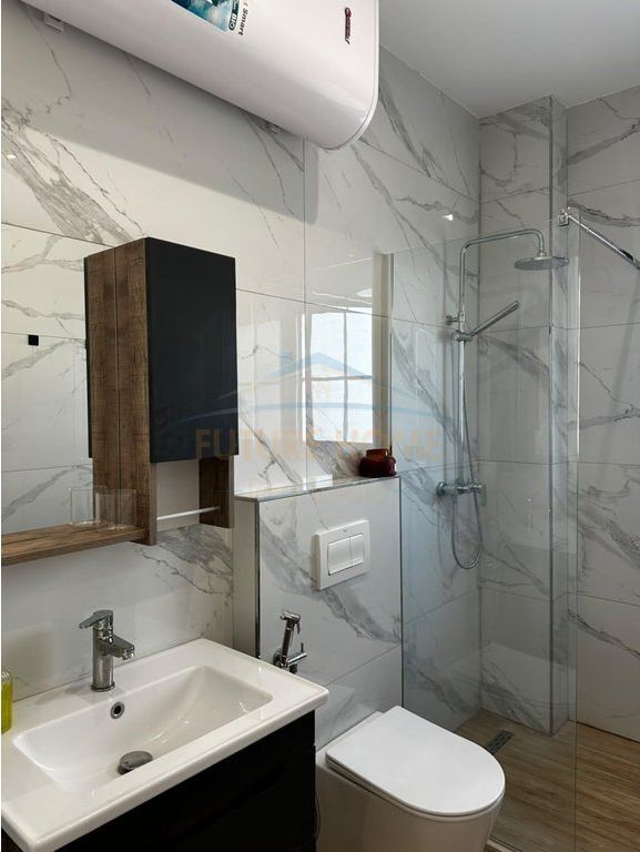 Qera, Penthouse, Durres