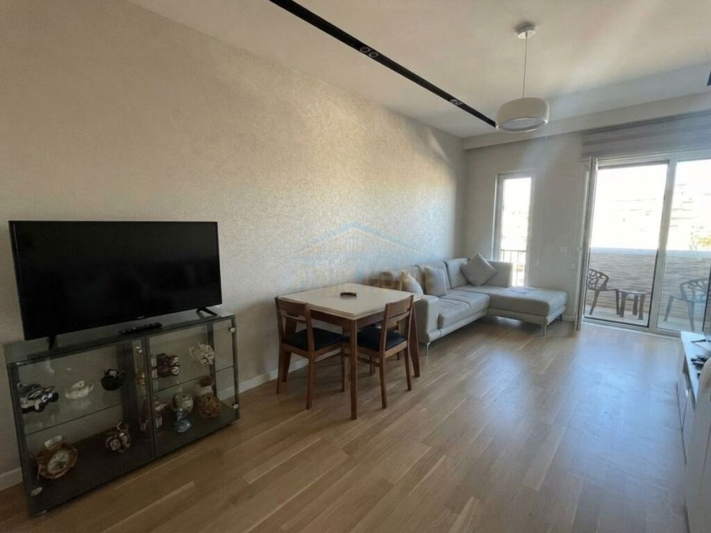 Affitto, Appartamento 1+1, Via Panorama, Tirana.