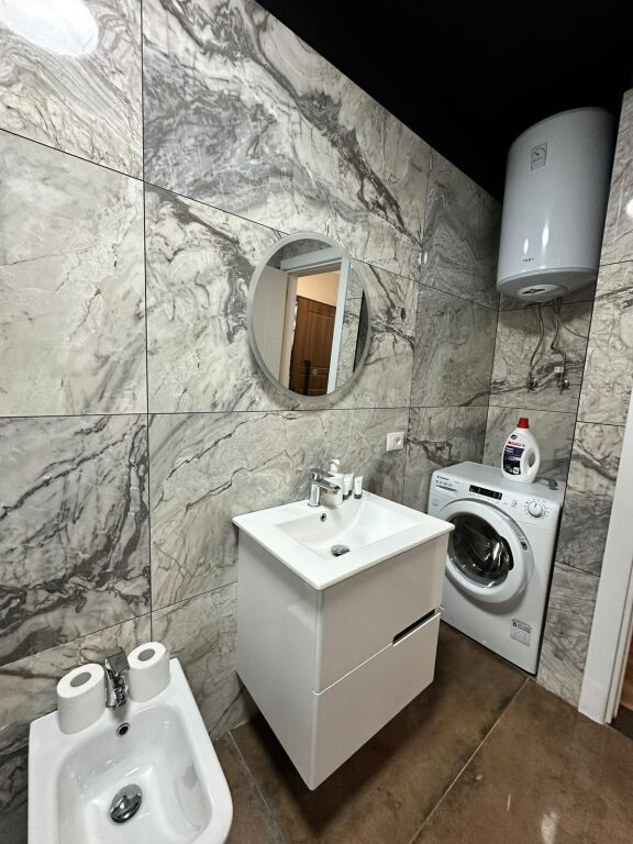 Apartment 1+1 for sale at Komuna e Parisit