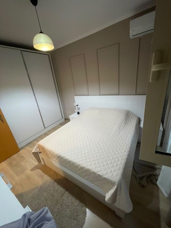 Apartament - Për Qira - Liqeni I Thatë, Tiranë