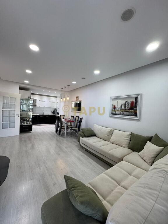 Apartamet me qera siper Kristalit !