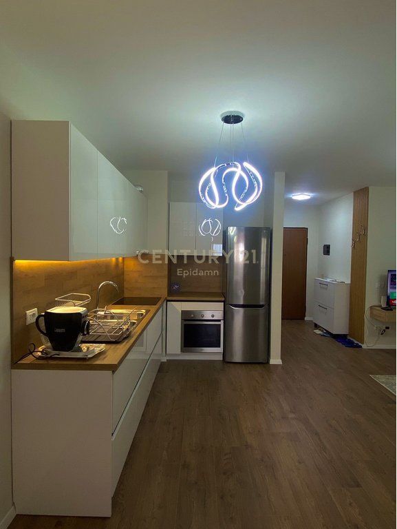 Jepet me qira apartament 2+1 në Vollga 700 € /Muaj