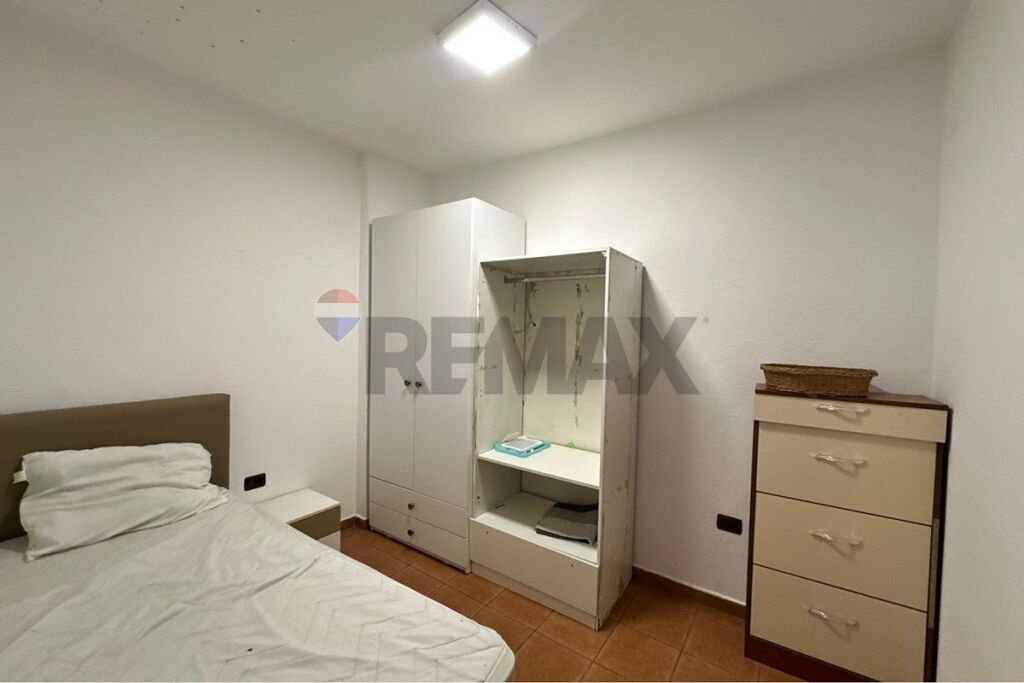 Apartament - Për Shitje - Rruga Muhamet Gjollesha, Tiranë