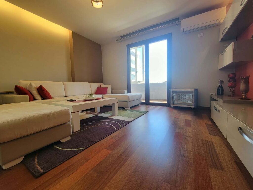 Apartment 2+1+2 for rent Yellow Buildings