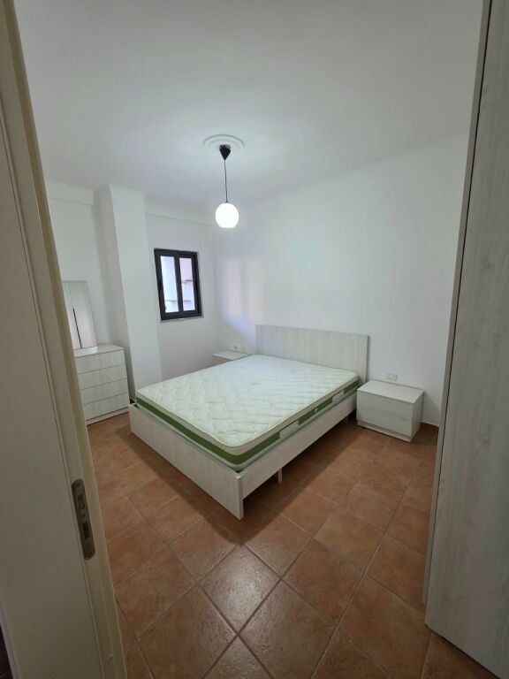 Apartament 1+1 per qira tek Stadiumi Dinamo.